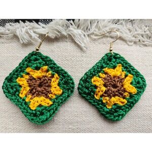 Granny Square Green Earrings by MerakiMimos made with nylon thread
